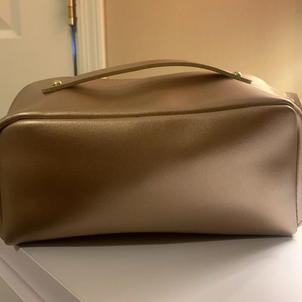 NEW Bloomingdale’s Rose Gold Zip Beauty Pouch - Picture 5 of 7